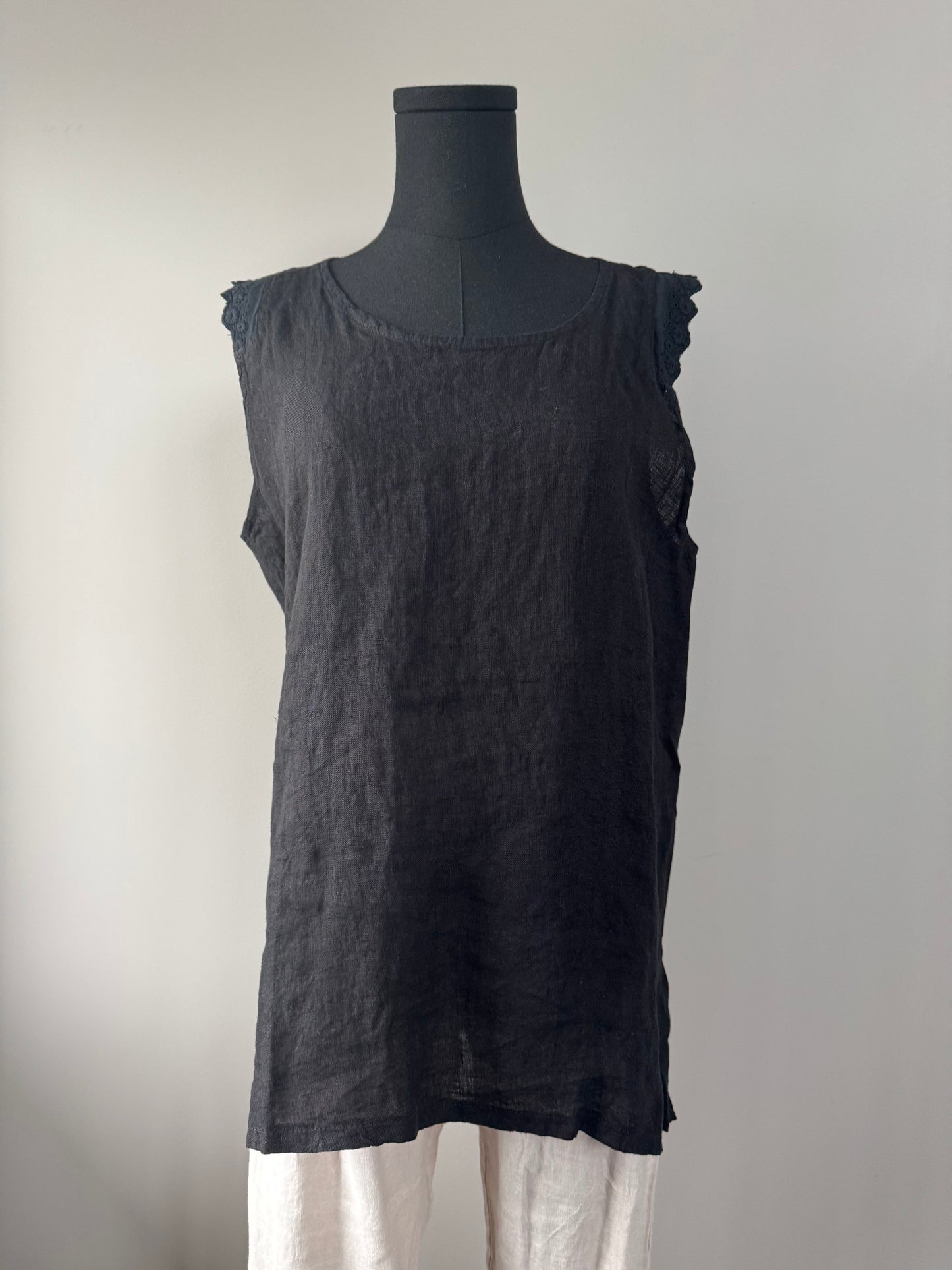Eyelet sleeve tank top