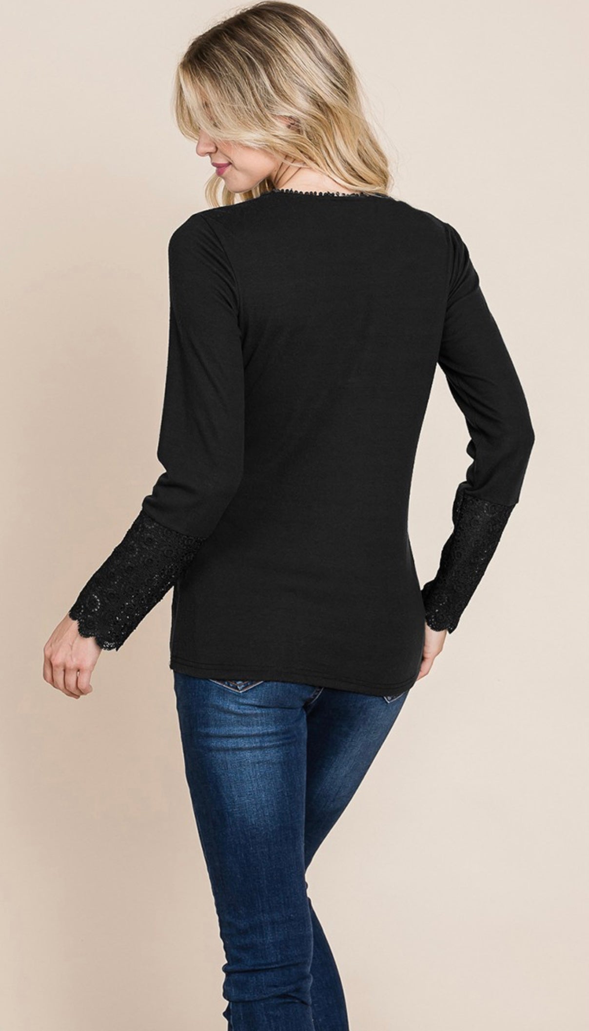 Rolypoly scalloped neck, button, placket lace sleeve top