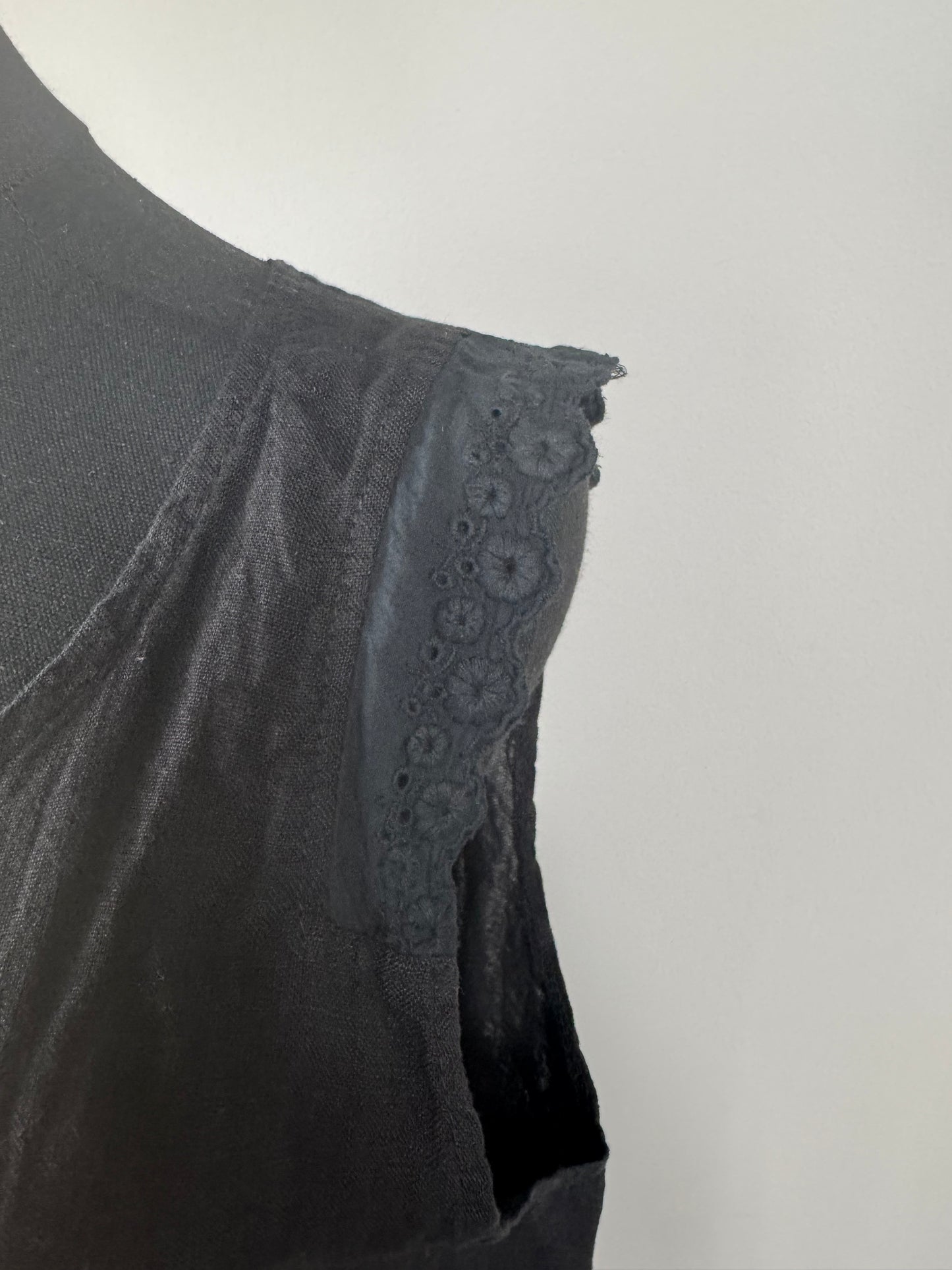 Eyelet sleeve tank top